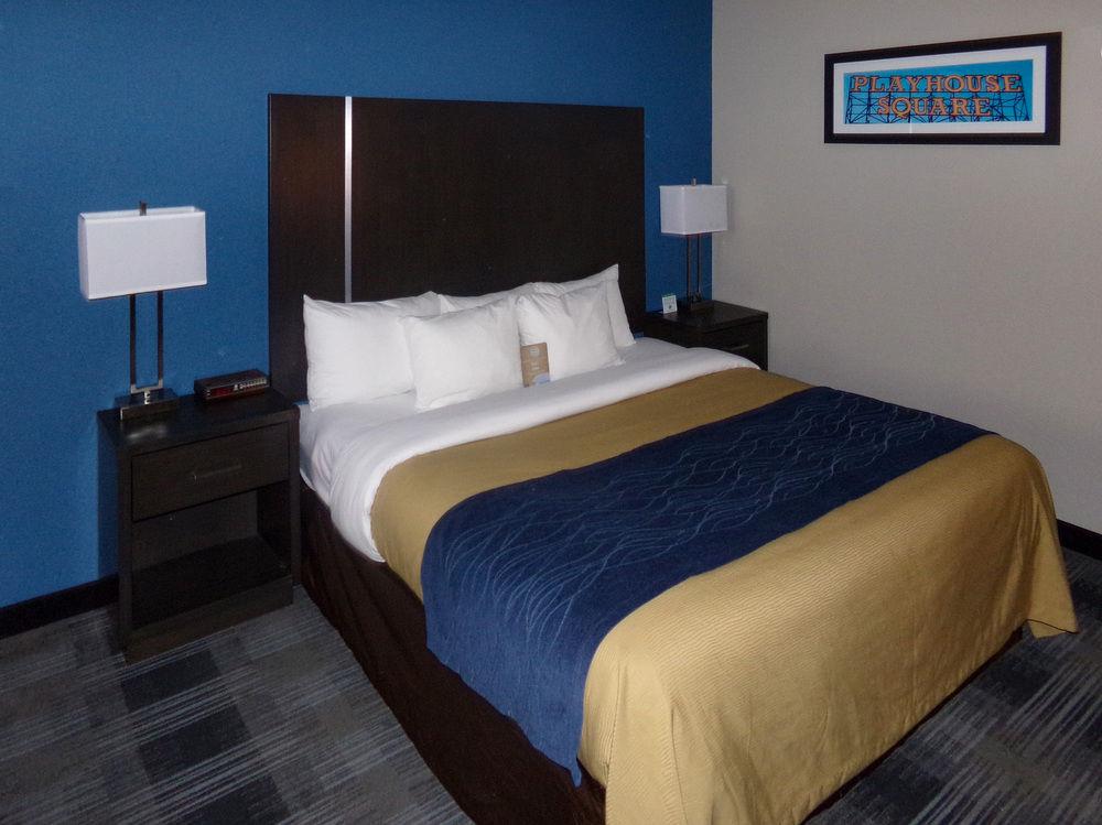 Comfort Inn Cleveland Airport Middleburg Heights Exterior photo