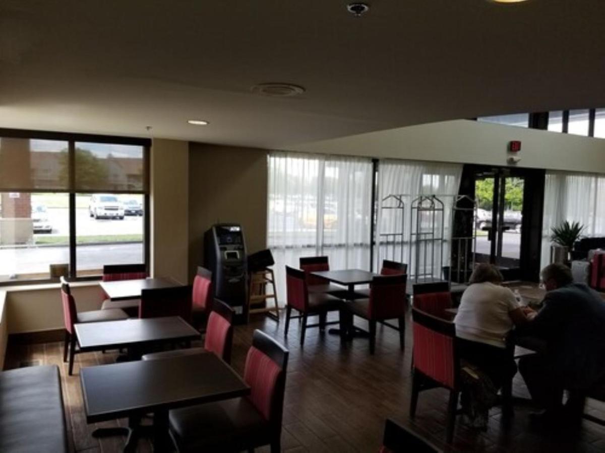 Comfort Inn Cleveland Airport Middleburg Heights Exterior photo