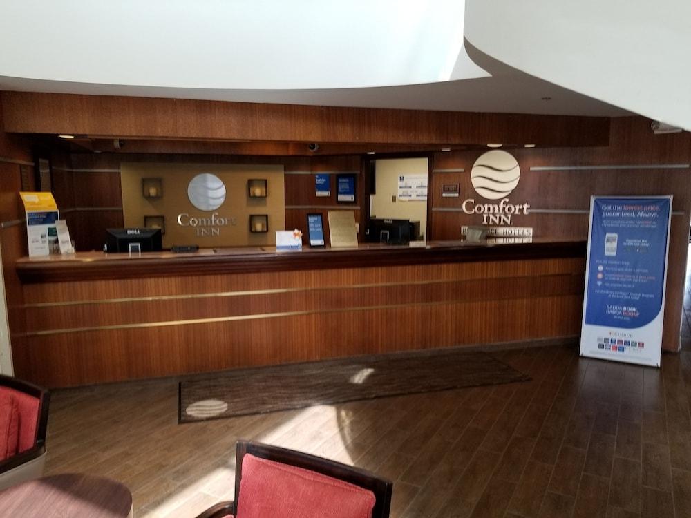 Comfort Inn Cleveland Airport Middleburg Heights Exterior photo