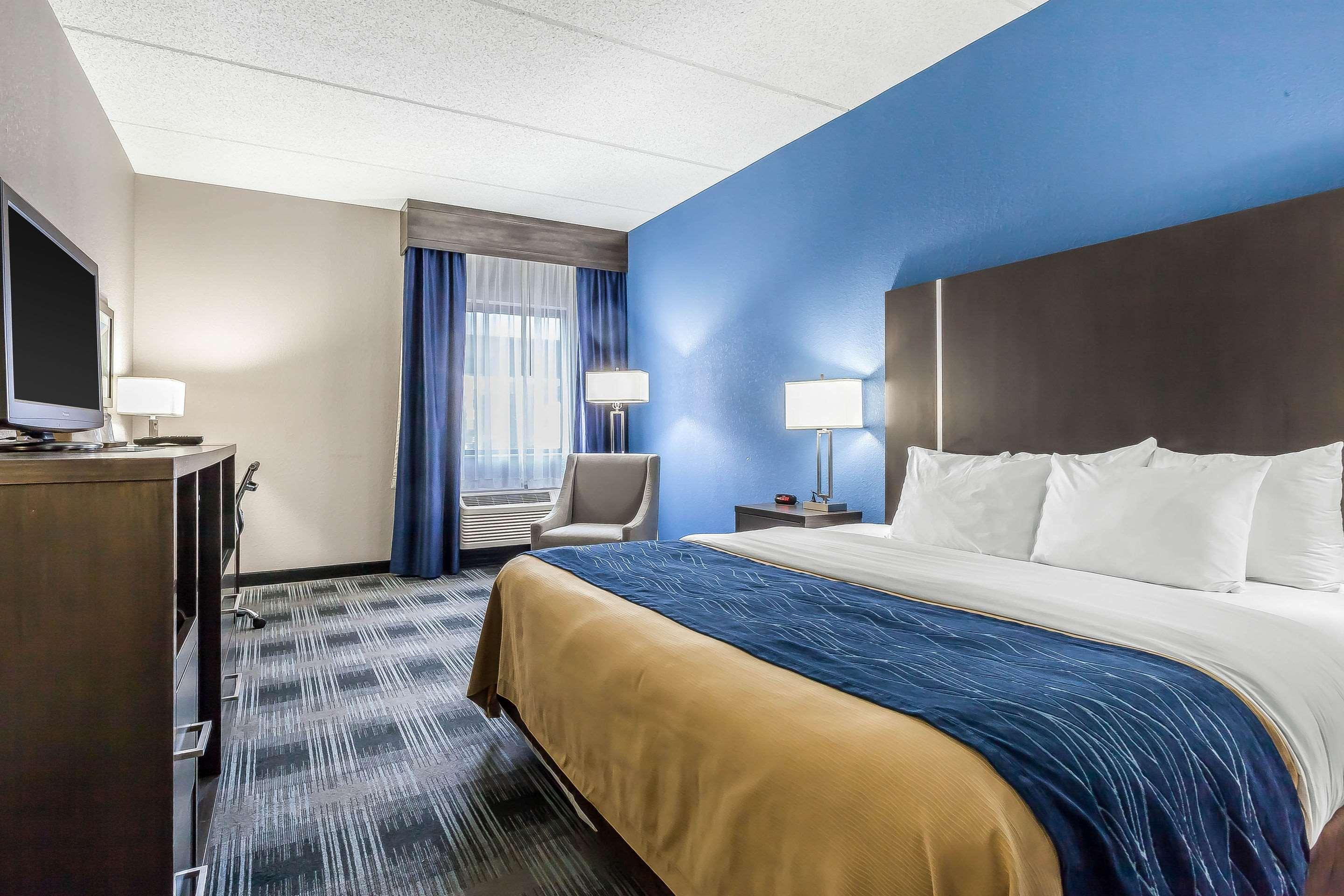 Comfort Inn Cleveland Airport Middleburg Heights Exterior photo
