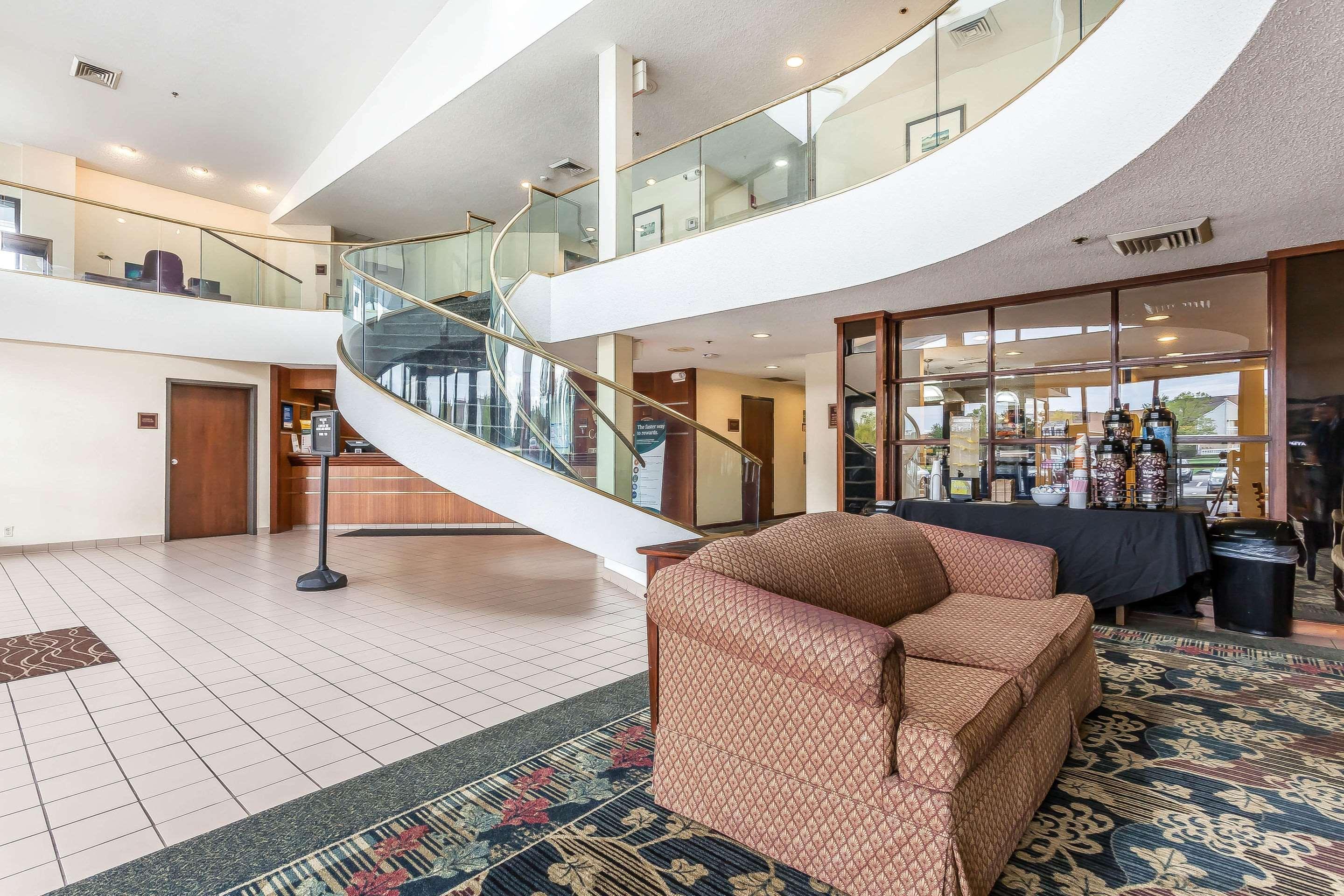 Comfort Inn Cleveland Airport Middleburg Heights Exterior photo