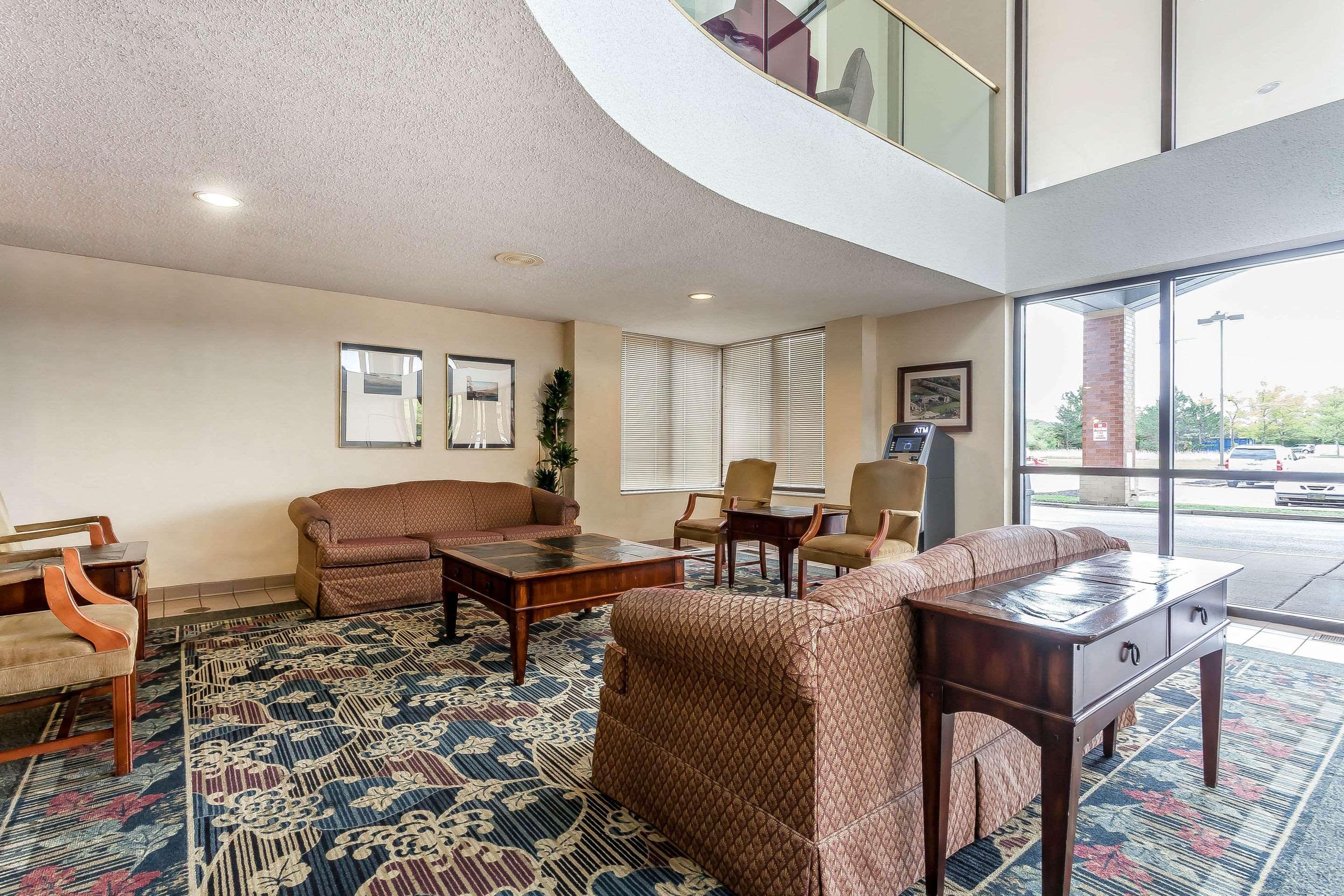 Comfort Inn Cleveland Airport Middleburg Heights Exterior photo