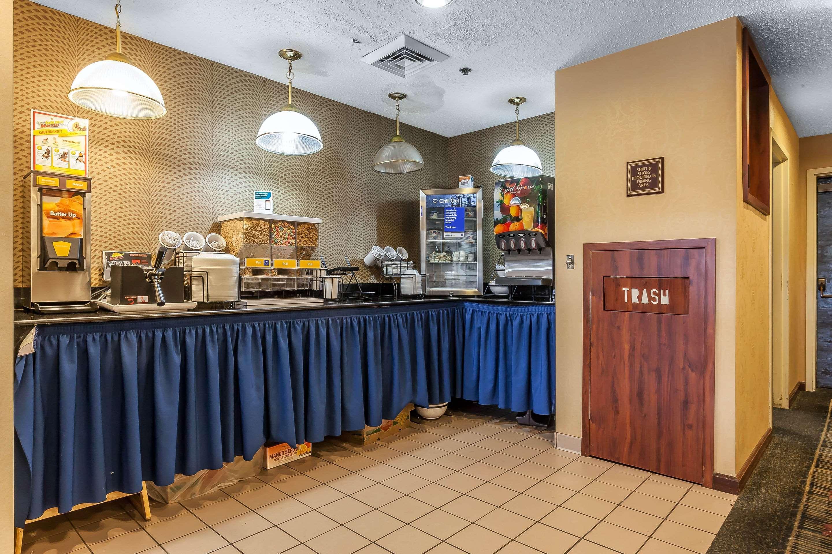 Comfort Inn Cleveland Airport Middleburg Heights Exterior photo